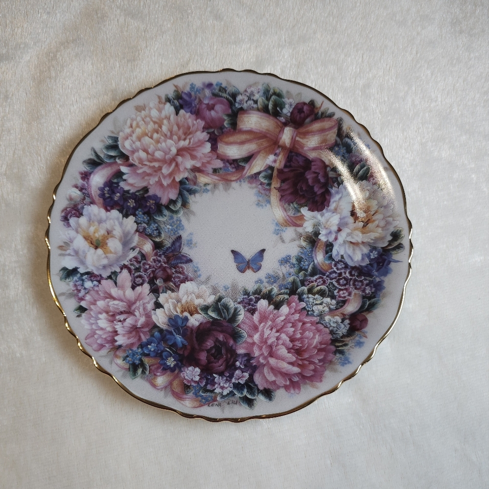 Lena Liu "Circle of Love" Collectible Display Plate Vintage